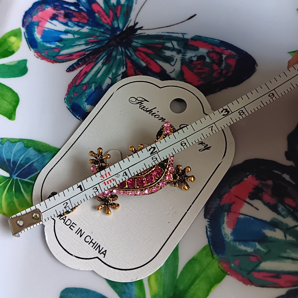 Pink Lizard Brooch - Picture 3 of 7